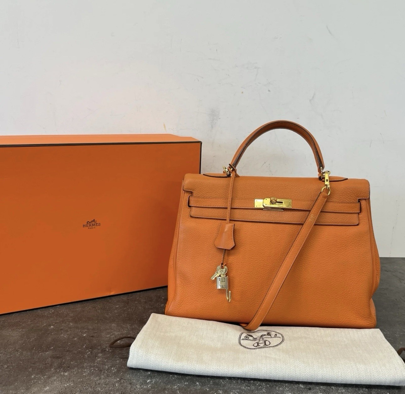 HERMES Kelly 35 Retourne Clemence Bag Orange