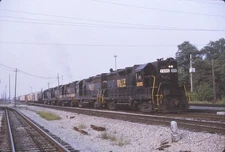 W&LE   2695  GP35+4   & FREIGHT DEPARTING BELLEVUE, OH  1991 35MM SLIDE