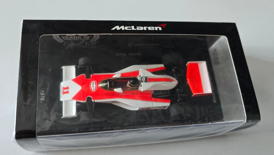 1/43 Spark Mc-ES-1622-03 McLaren M23D World Champion 1976 James Hunt - Immagine 2 di 3