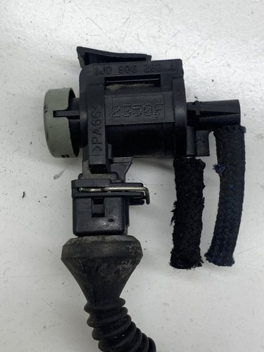 Volkswagen Golf IV 2002 Diesel 81kW Turbolader Druckwandler Magnetventil DRA8980