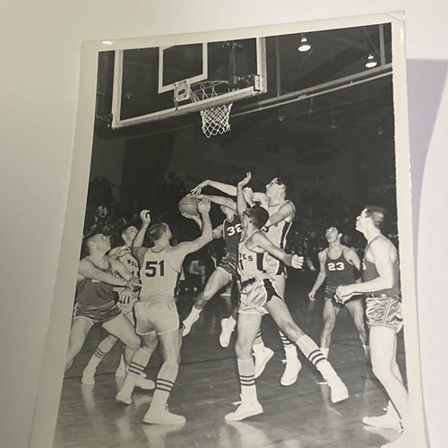 "Foto de juego de baloncesto de los años 50 escuela secundaria 5x7"" vintage original tipo 1" - Imagen 7 de 11