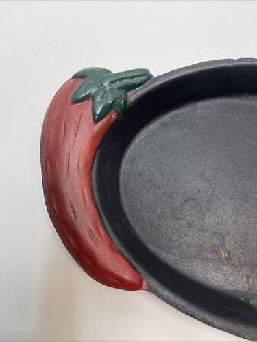 Cast Iron Fajita Dip Serving Skillet with Red Chili Pepper Handles 9"x7" Inside - Picture 5 of 12