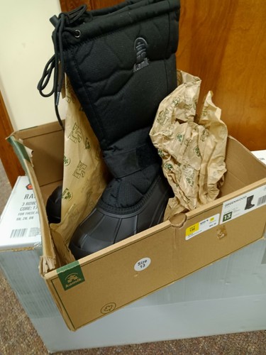 Men's SZ 13 Boots winter KAMIK 