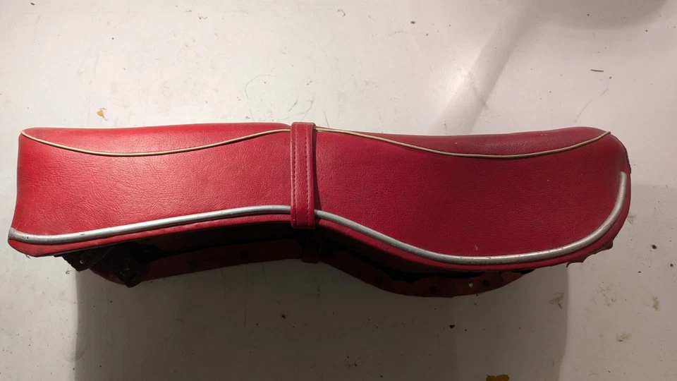 DENFELD Sitzbank NOS rot für NSU Max Lux, BMW, DKW inkl. kostenloser Versand - Bild 2 von 4