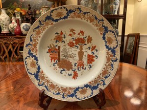 A Large Chinese Imari Porcelain Charger Kangxi Period (1654-1722).
