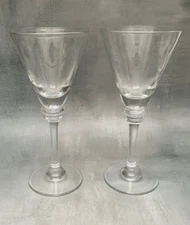 Set of 2 Pottery Barn CLARO V Shape Water/Wine Goblet Glass