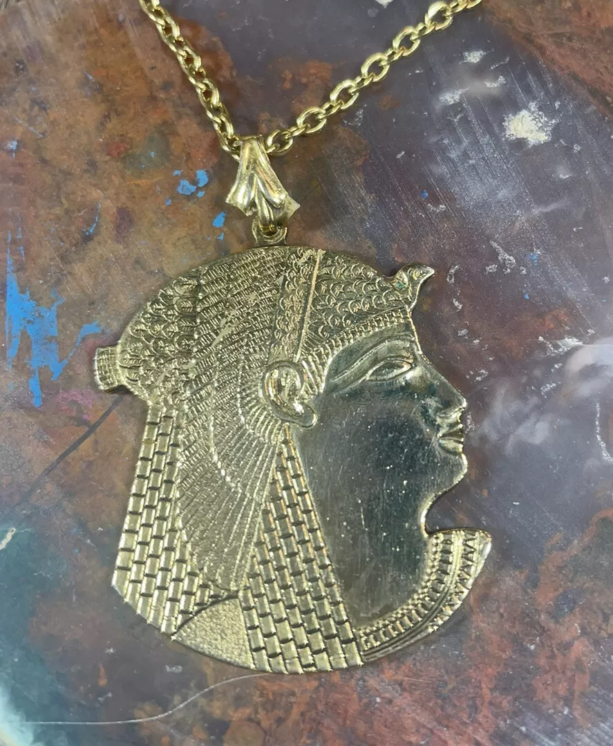 Cleopatra pendant necklace deals