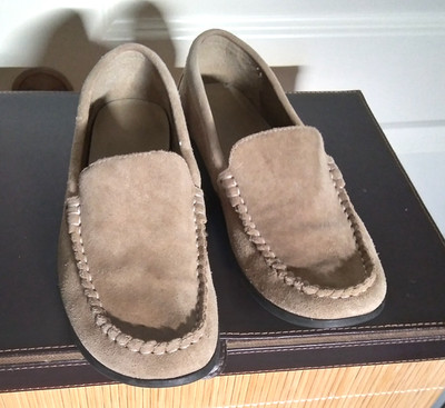 Predictions Women's Tan Suede Moccasin Loafers Size 7.5 Comfort Slip On Shoes