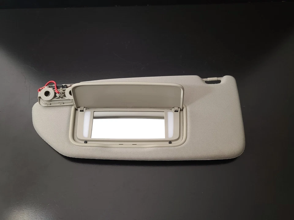 2003 - 2006 Volvo XC90 Right BEIGE Cloth Homelink Sun Visor DRIVER W/ Lights - Image 4 of 4
