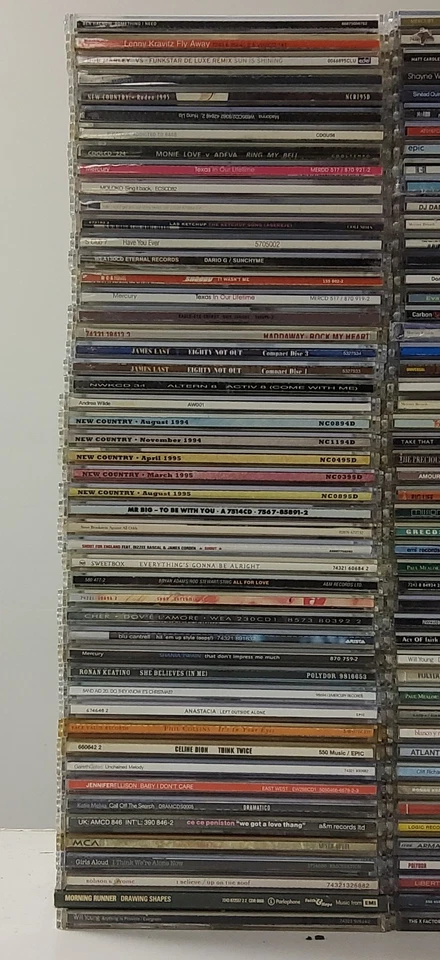 400 x Singles CD JobLot - Dido Elvis Diddy Cher Mika Cliff Richard Madonna    18 - Image 2 of 4