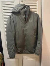 Arc'teryx Men's Atom Hoodie size Large Forage mint condition