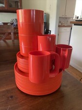 Lote de 17 platos apilables Orange Heller Melamina diseñados por Massimo Vignelli