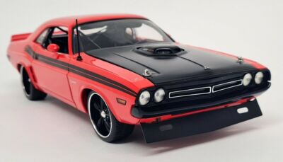 Acme 1/18 - Dodge Hemi Challenger R/T Fireball Streetfighter Diecast Model Car