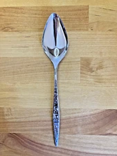 (1) Vintage Lyon Stainless Steel CORTEZ AZTEC Brutalist SERVING SPOON 8-7/8"