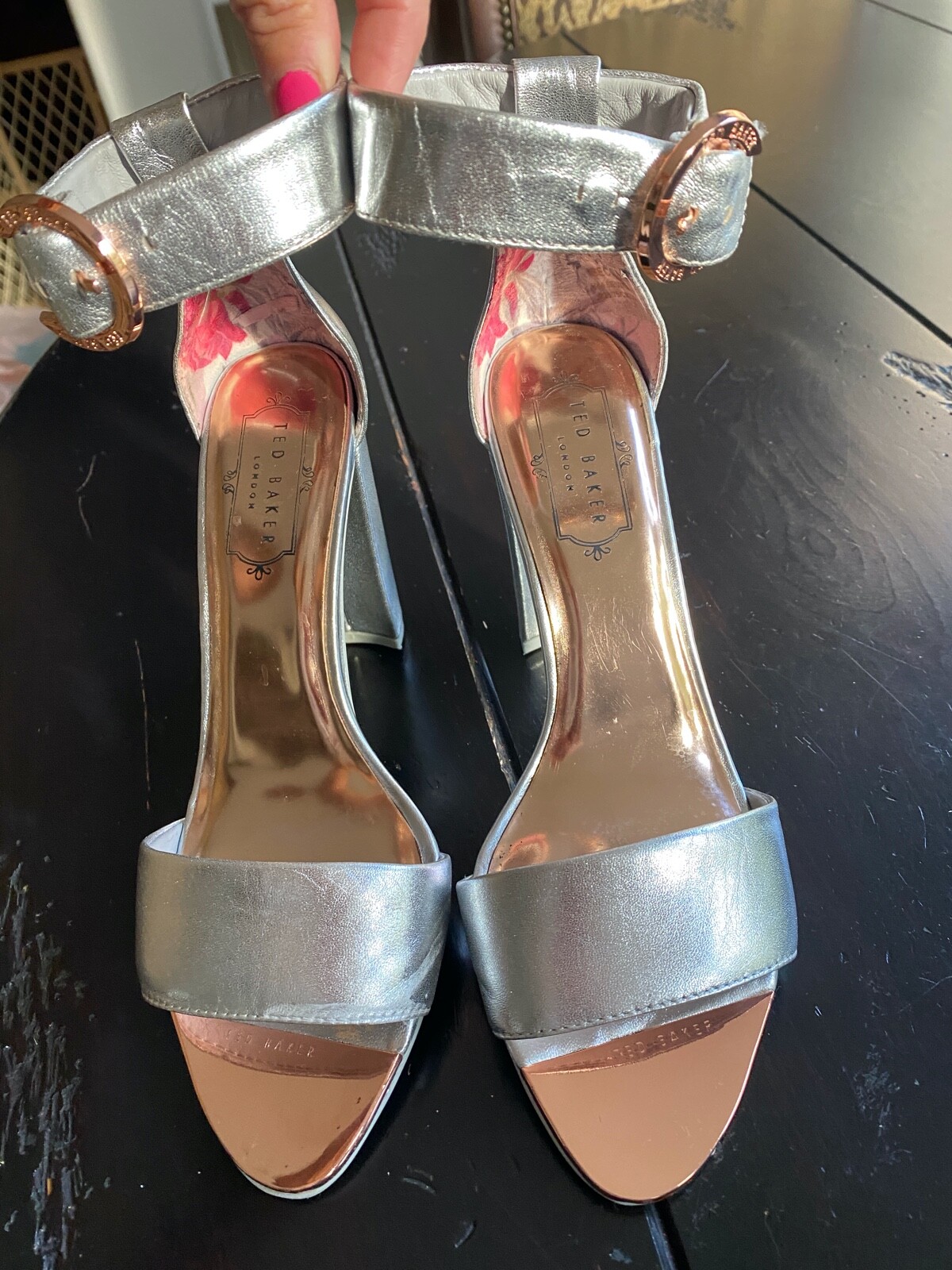NEW TED BAKER SILVER LEATHER PUMPS SIZE 