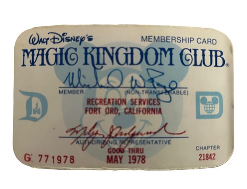 Vintage 1978 ~Disneyland Magic Kingdom Membership Club Card~ Rare! (D5) - Picture 4 of 5