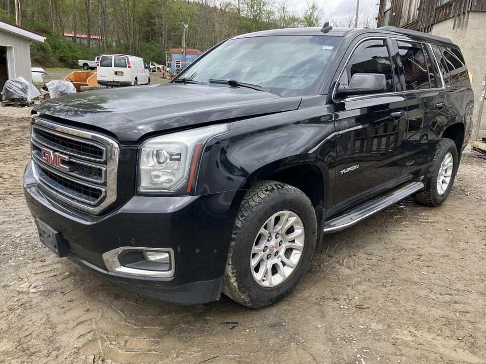 15 GMC YUKON Rear Bumper Assembly (NO SHIPPING) - Image 2 of 4