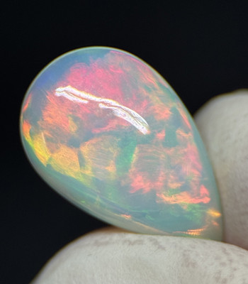  SIGNATURE PIECE  / ETHIOPIAN WELO OPAL / 2.90 CT / CABOCHON LOT/ PREMIUM 50 