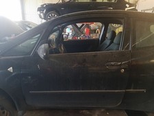 Porte avant et accessoires Mitsubishi COLT