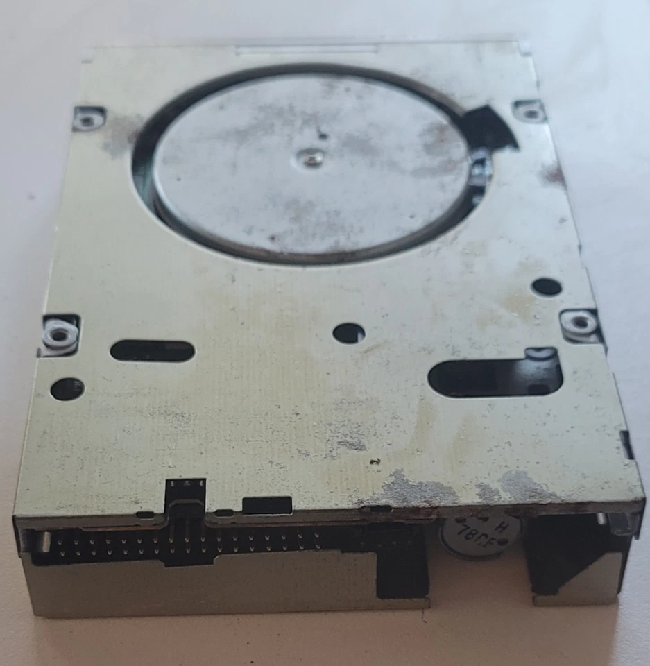 Vintage ALPS 3.5" Internal Floppy Disk Drive — Untested, Cosmetic Wear - Image 3 of 3