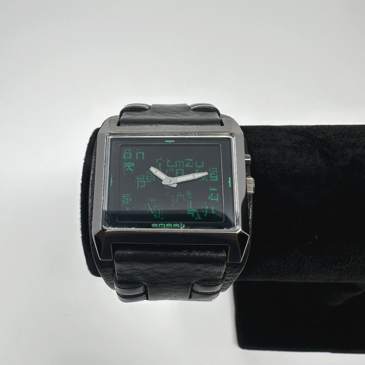 Fossil JR8340 Matrix Watch Rare Y2K Leather Cuff Surf Tin Complete