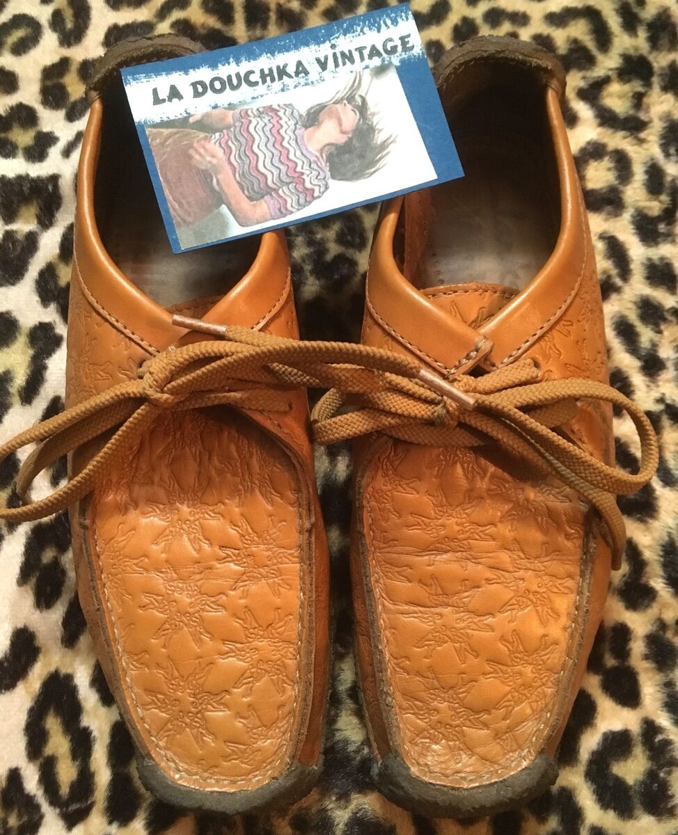 CLARKS 1980s WOMEN NATALIE EARTH SHOES WALLABEES~EMBOSSED CLARKS 1980s WOMEN NATALIE EARTH SHOES WALLABEES~EMBOSSED