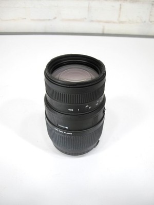 Sigma 70-300mm f/4-5.6 DG Macro Telephoto Zoom Lens for Canon SLR Cameras