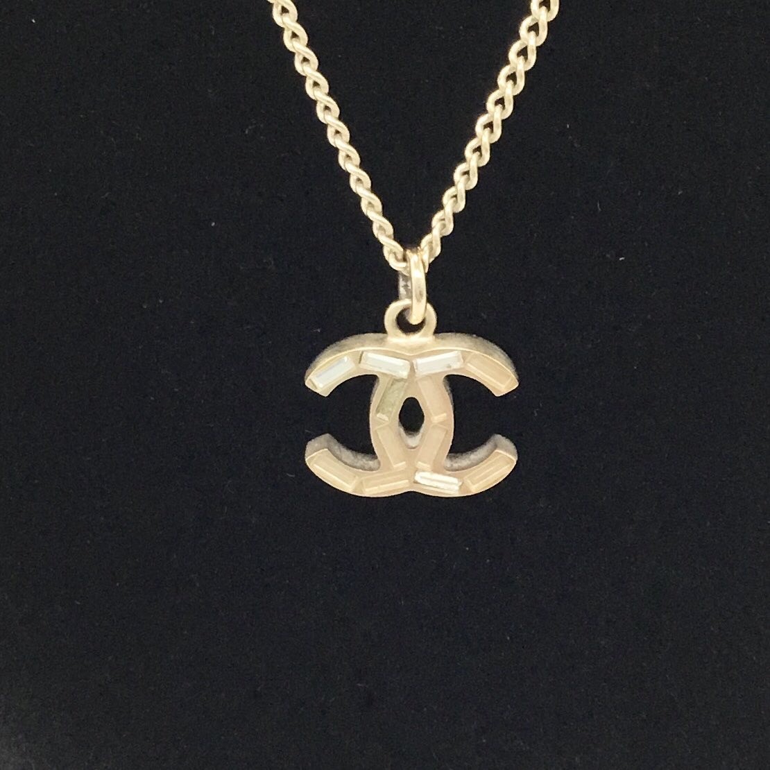 Auth CHANEL Excellent Condition Coco Pendant Chai… - image 2
