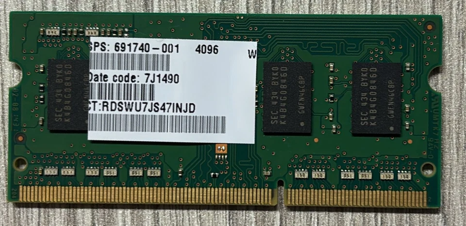 RAM SO-DIMM DDR3 Samsung 4GB PC12800 M471B5173DB0-YK0 - Immagine 2 di 2