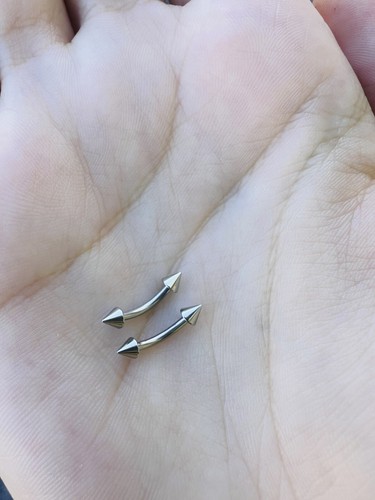 2PCS Surgical Steel 16G 14G Curved Barbell Eyebrow Rings Spike Eyebrow Piercing - Picture 4 of 8