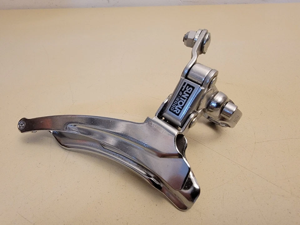 Desviador delantero de bicicleta Suntour 3000 vintage NOS... triple... 28,6 mm... bicicleta. Foto 2 de 4