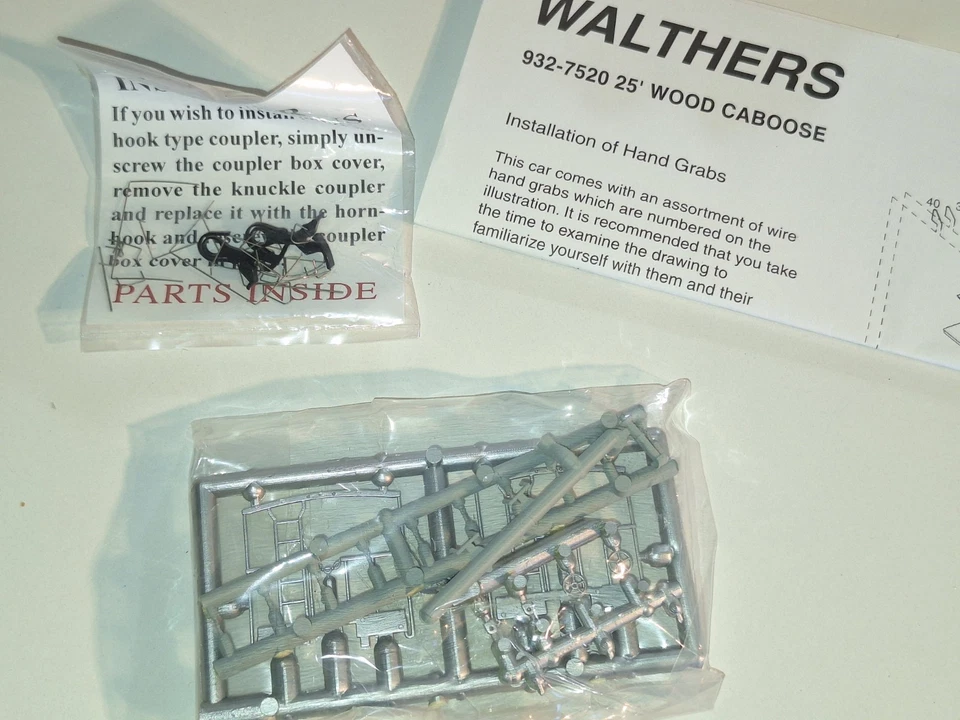 Walthers 932-7523 C & O yellow Wood Caboose. Excellent cond. HO scale. Boxed - Image 3 of 4
