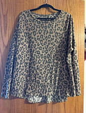 Women s L Beige Leopard Print Knit  Top Round...