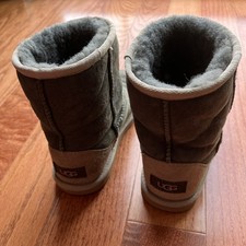 ugg boots size 3 youth