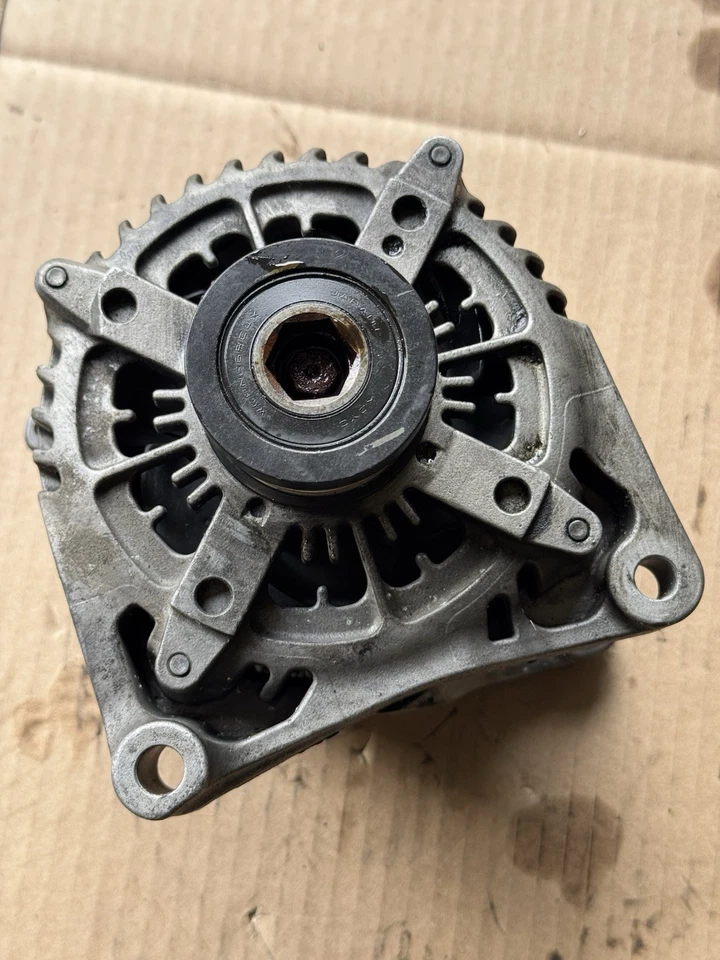 Alternador Reman Carquest 2014A OEM 210 amperios para BMW 2012-2018 Foto 2 de 4