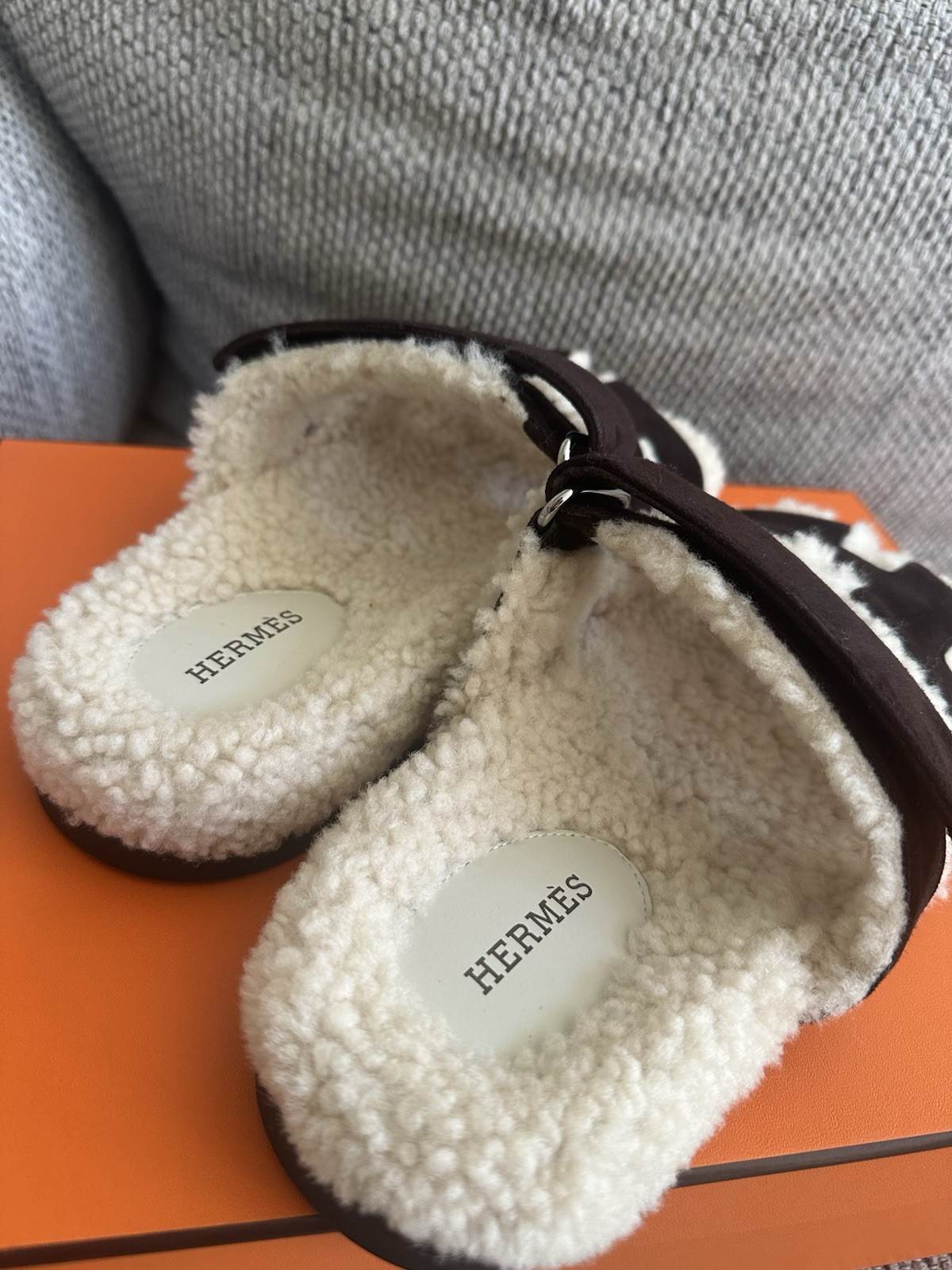 Size 37EU NIB HERMÈS Marron Ebene Suede Shearling Women’s Chypre Sandals image 8