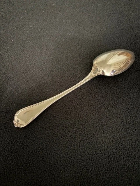 Cuchara para servir Towle de plata de ley de 8" 2,1 oz/58 g de Paul Revere mono "R" Foto 2 de 4