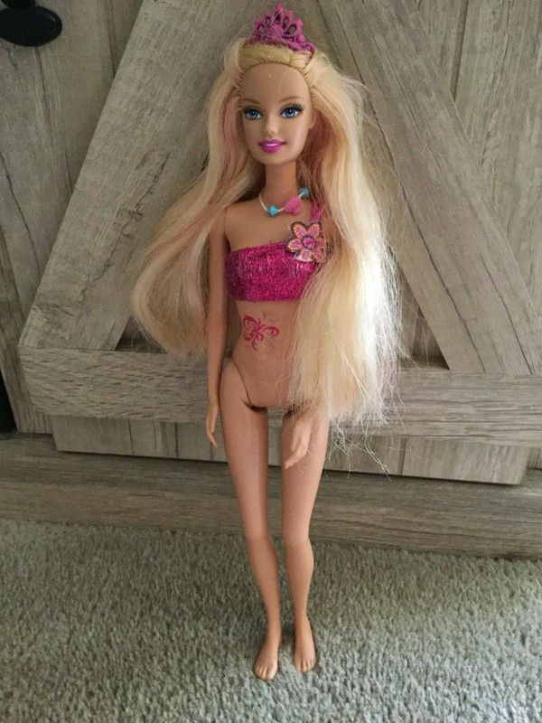 2009 Barbie 2 in 1 A Mermaid Tale Merliah #R4136 Barbie Doll Flat Feet Tattoos