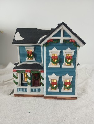  Heartland Valley Village Blue House 1998 Christmas Deluxe Porcelain O'Well