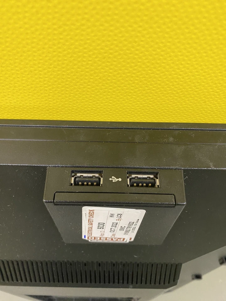 Dell P2210f Professional 22" LCD Monitor DisplayPort DVI VGA 1680x1050 NO STAND - Image 3 of 4