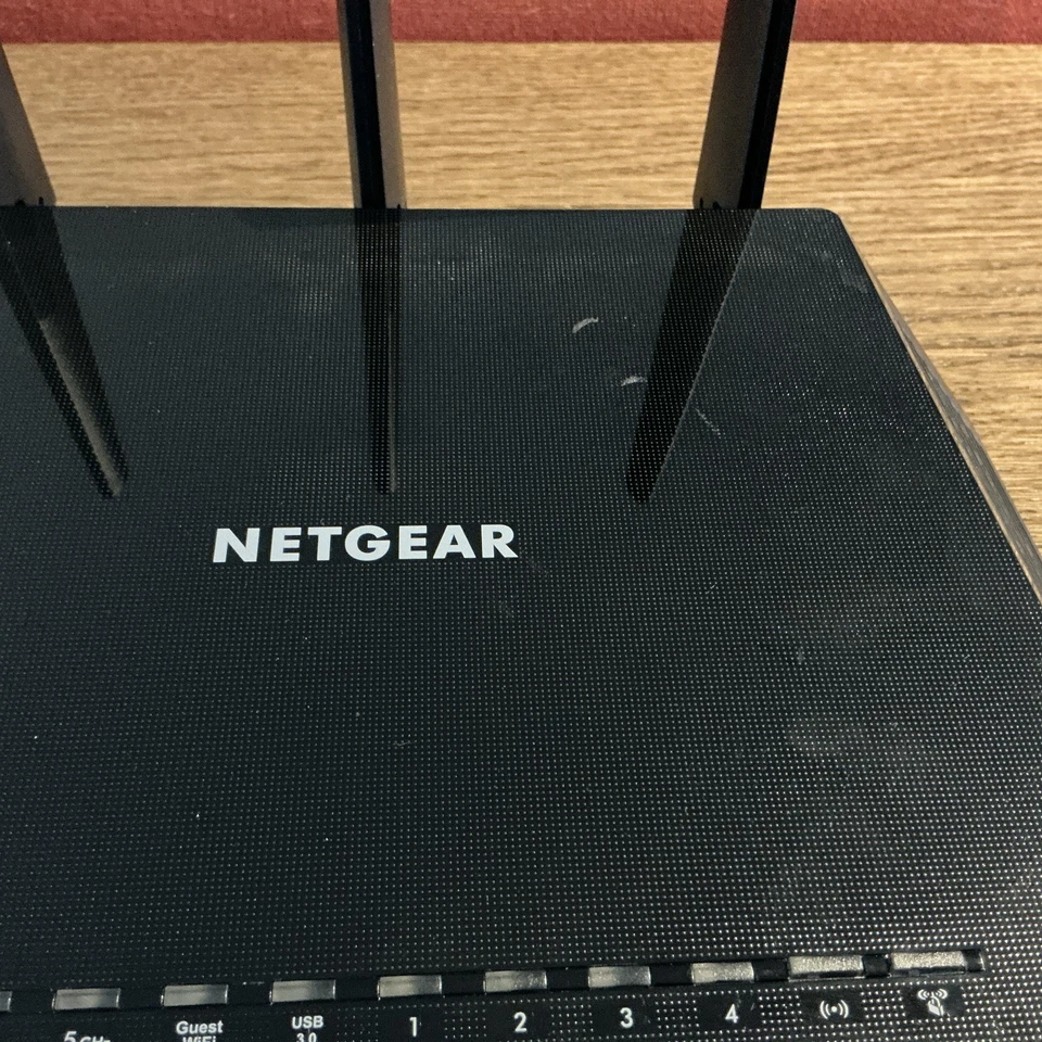 NETGEAR Nighthawk AC2600 Smart WiFi Router R7400 - Image 4 of 4