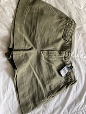 NWT POLO RALPH LAUREN CHINO SHORTS IN BASIC OLIVE SIZE 4