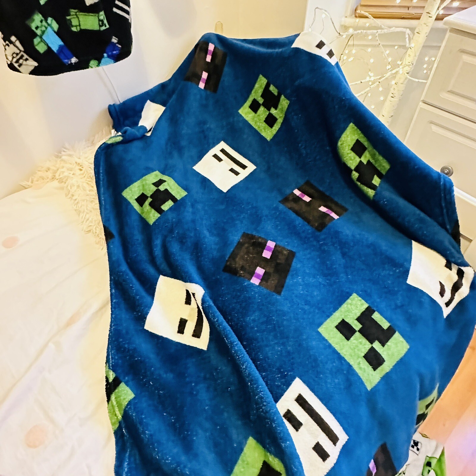 Minecraft Dressing Gown Age 8 & Blanket Bundle Mojang Super Soft XBOX