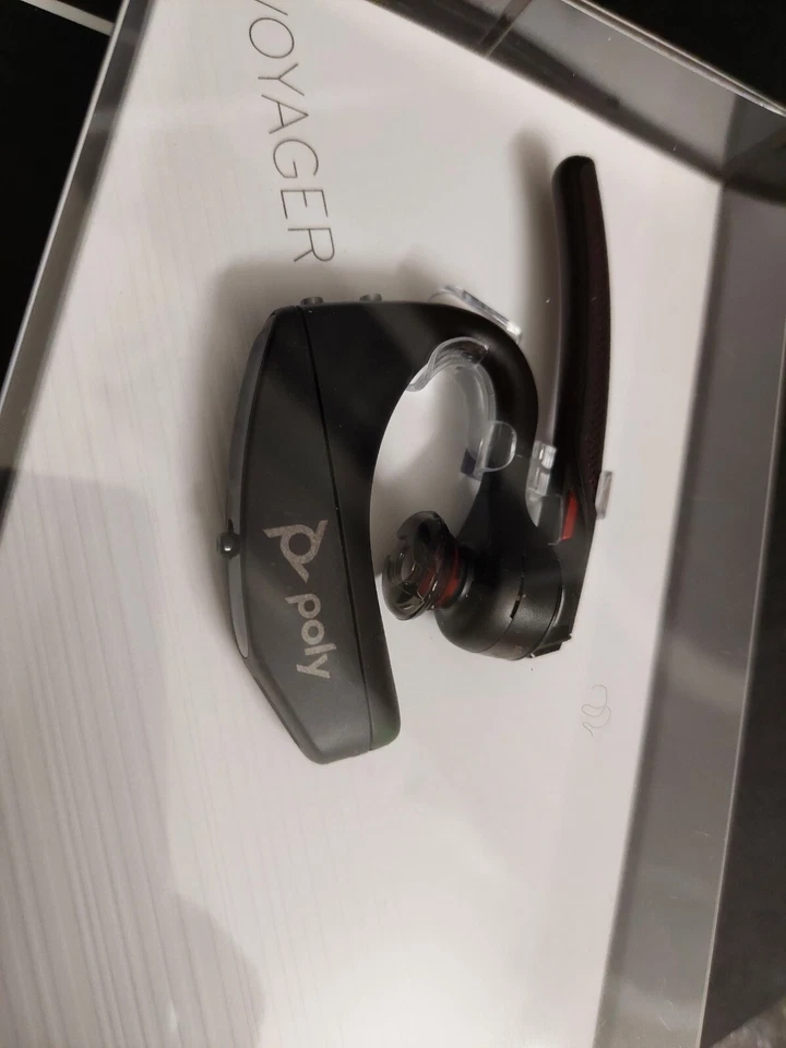  Plantronics Voyager 5200 / 5220 POLY Premium Wireless Bluetooth Headset Black - Image 4 of 4