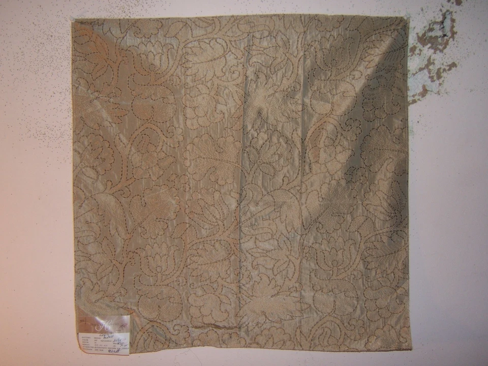 Highland Court "Fantasía Bordada" 100% Seda, remanente de tela, color aquadisiaco Foto 2 de 2