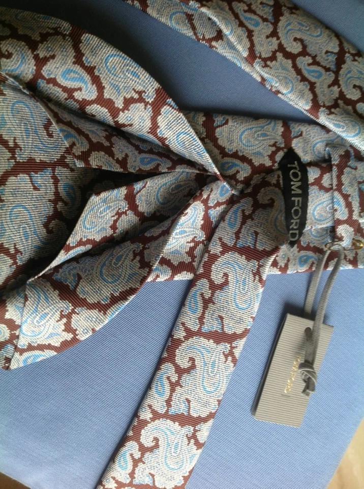 Corbata de seda Tom Ford para hombre $255 7 pliegues hecha a mano en Italia nueva con etiquetas Foto 3 de 3