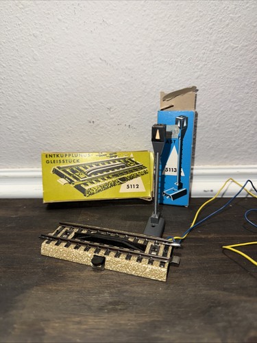 Desacoplador Marklin Ho 5112 y poste de luz modelo 5113 cajas originales T-6 | Zustand: Used