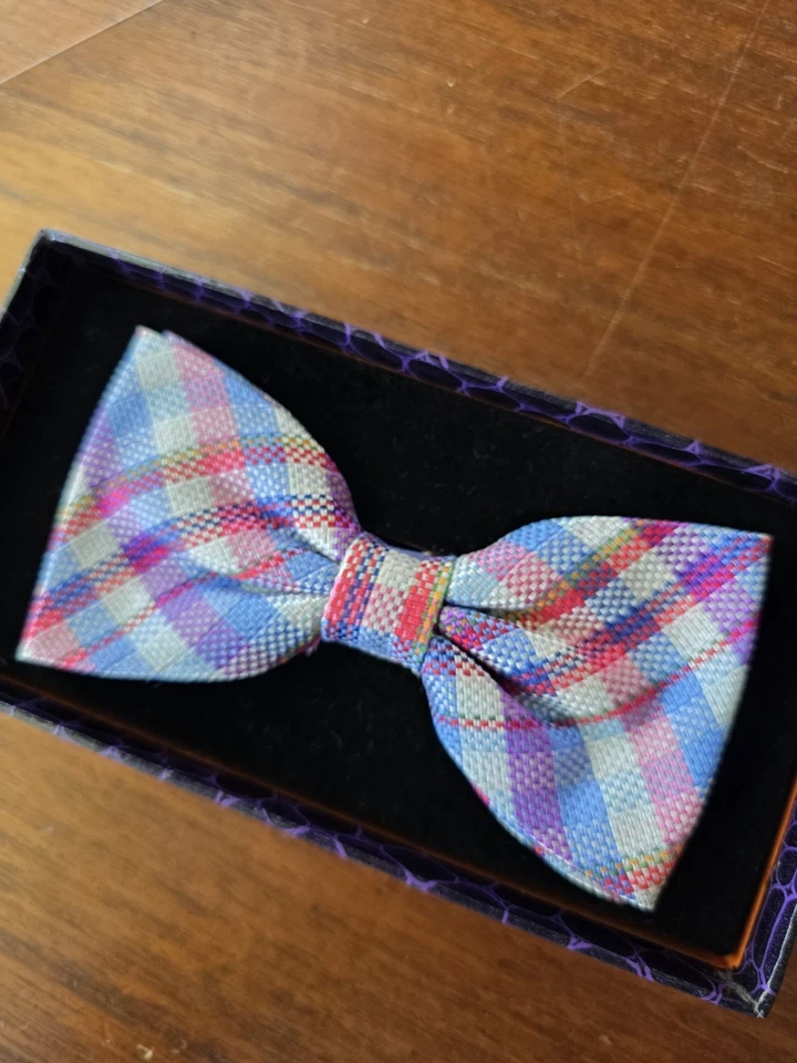 Silk Bow tie by DECLIC - image 2 of 4