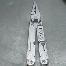 SOG PowerAccess Deluxe Stainless Multi-Tool 17 Function 9 Tool No Sheath (W85)