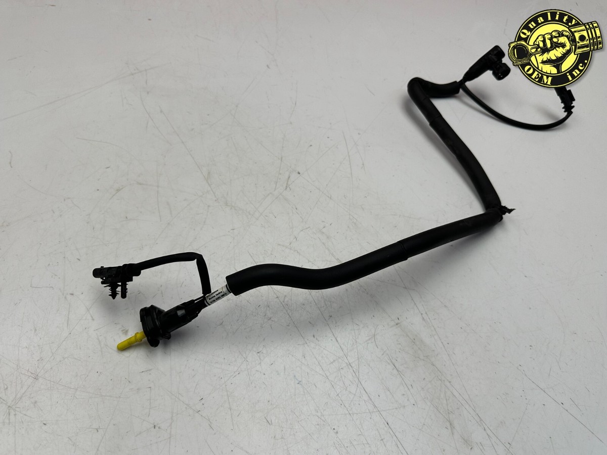 べぇ NISSAN 370Z REAR LEFT SUSPENSION CONTROL ARM SPINDLE HUB